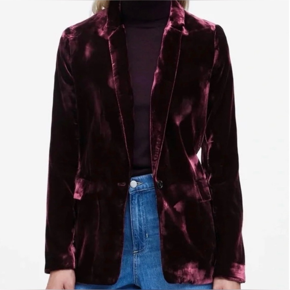 Banana Republic Velvet Blazer in Deep Plum - Picture 2 of 6